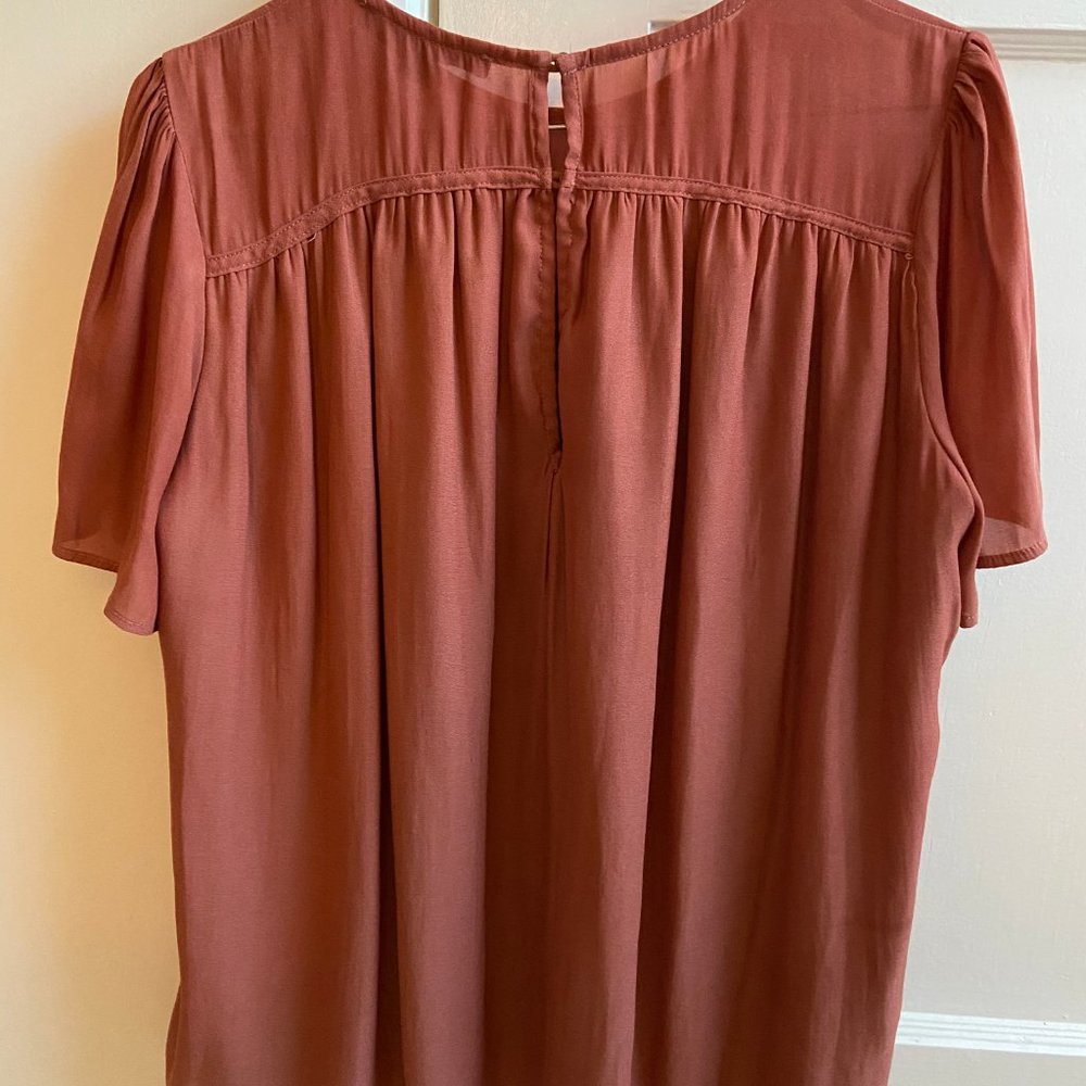 Dusty Pink Ruffle top - Picture 2 of 4